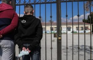 Κενά στη διαδικασία επιστροφής δασκάλων και μαθητών στα θρανία